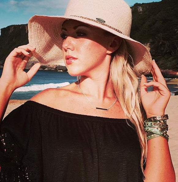 Meet Kaydi Archer wears Sandbar Necklace