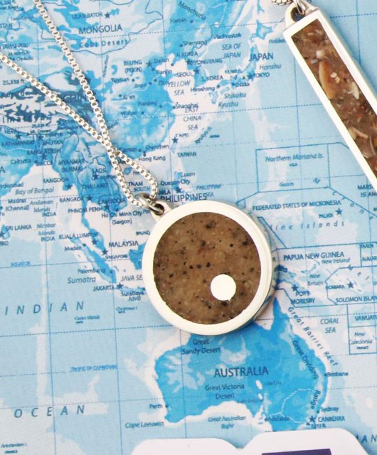 famous beaches island necklace
