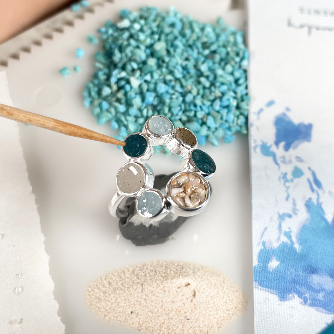 Handcrafting process for the Traveler Ring by Christine Kesteloo.