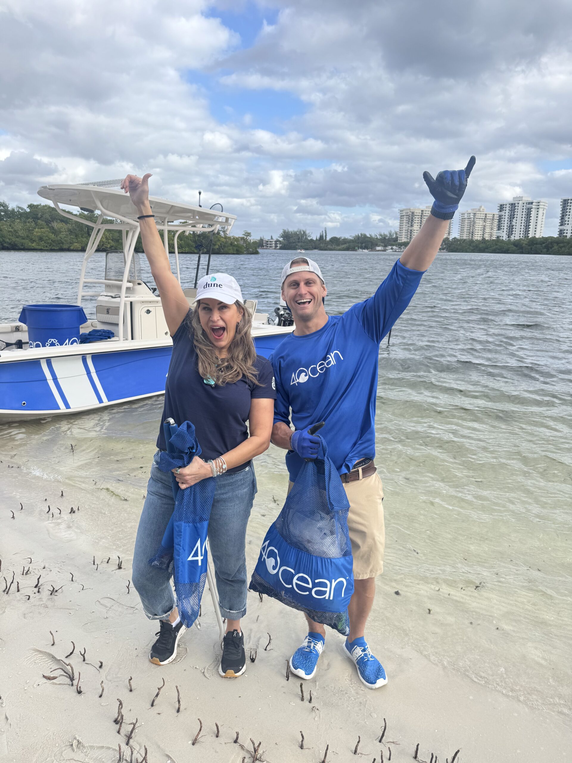 Dune Jewelry collaborated with 4ocean in an incredible beach clean-up in Boca Raton. Eco-friendly sustainable ethical jewelry brands.