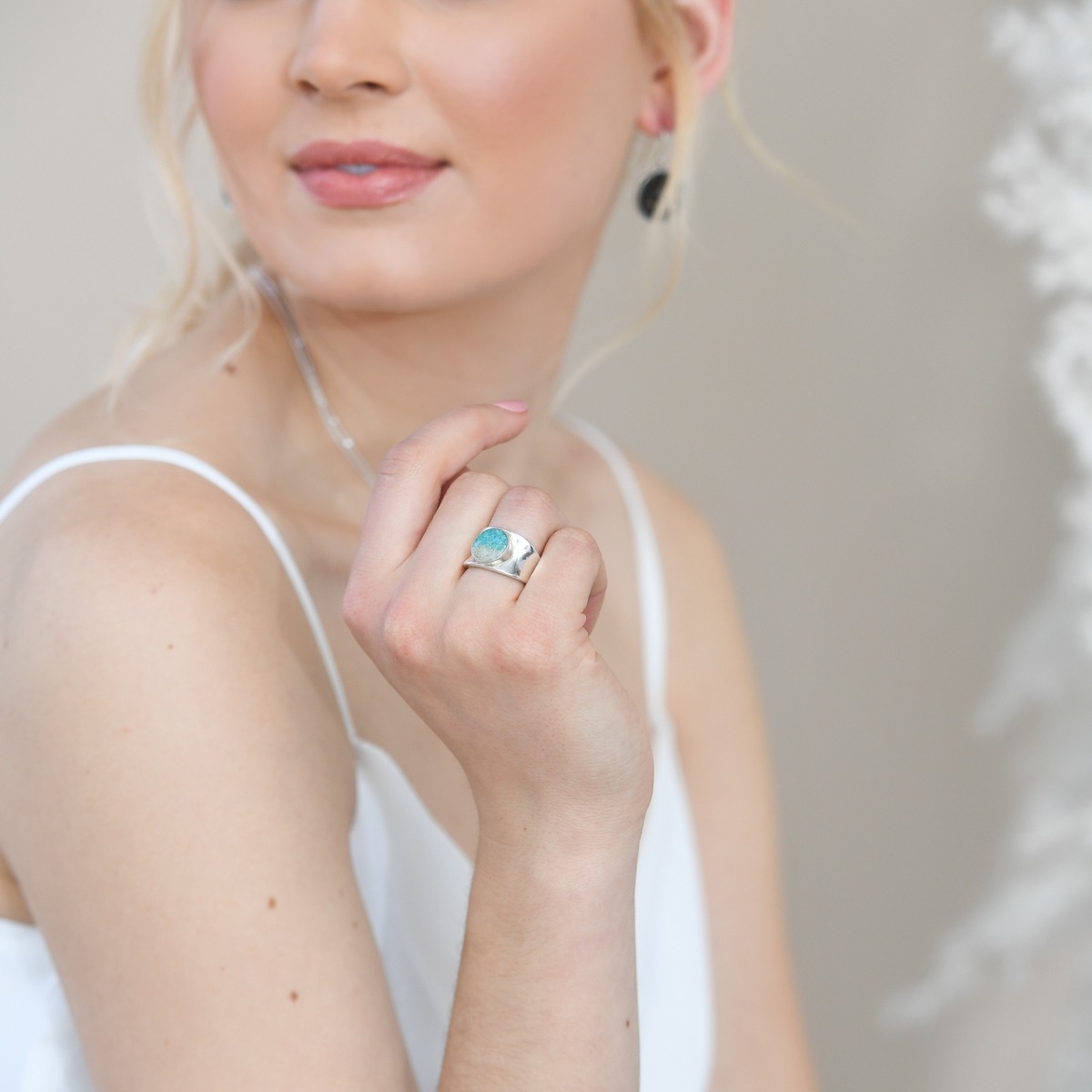 Bayview Ring - Mother of Pearl Gradient