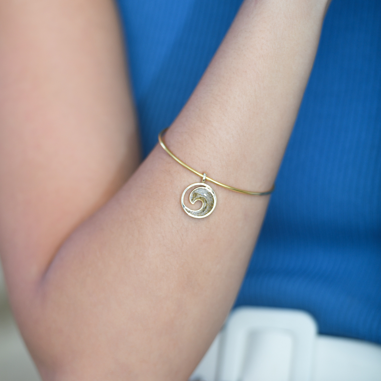 Beach Bangle - Wave - Gold