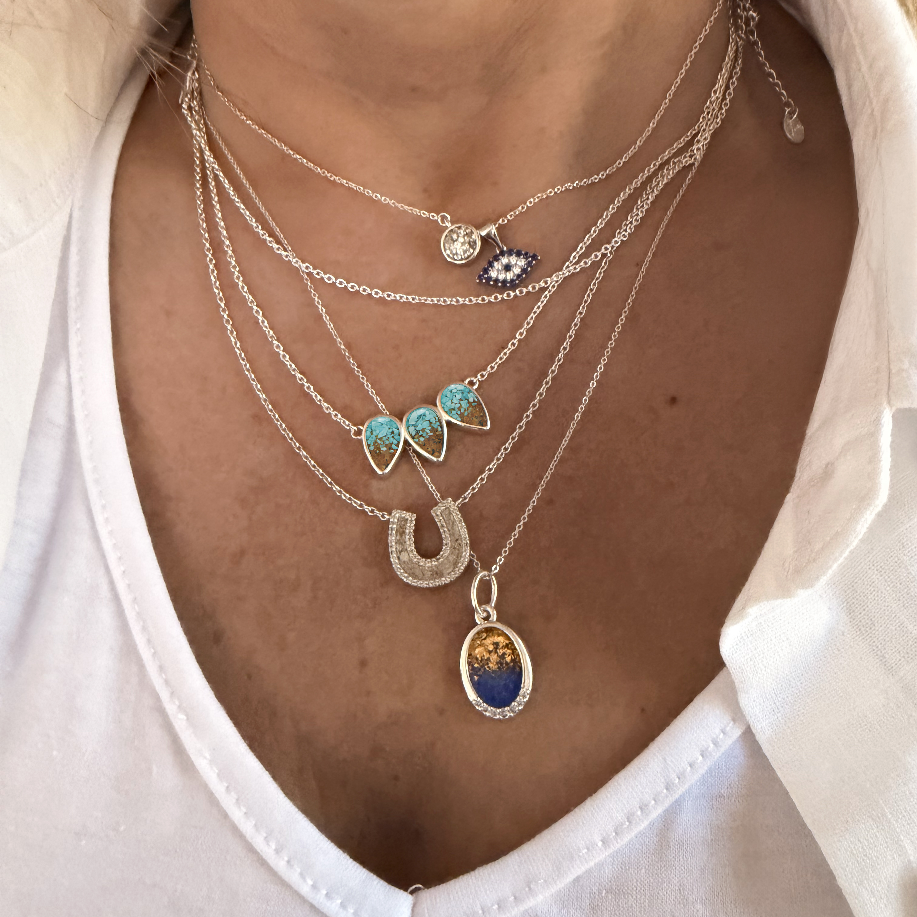Oval Necklace with White Topaz - Dune Silver - Mother of Pearl Gradient